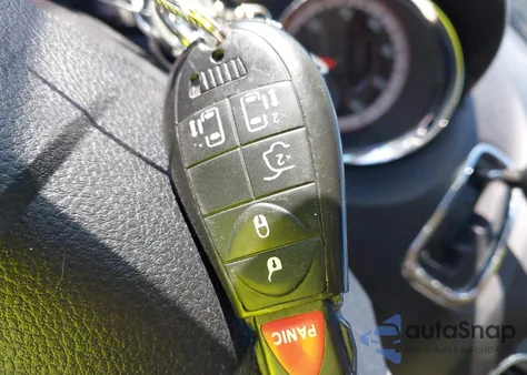 2011 Dodge Grand Caravan Crew z USA, uszkodzony, nr VIN 2D4RN5DG4BR682583